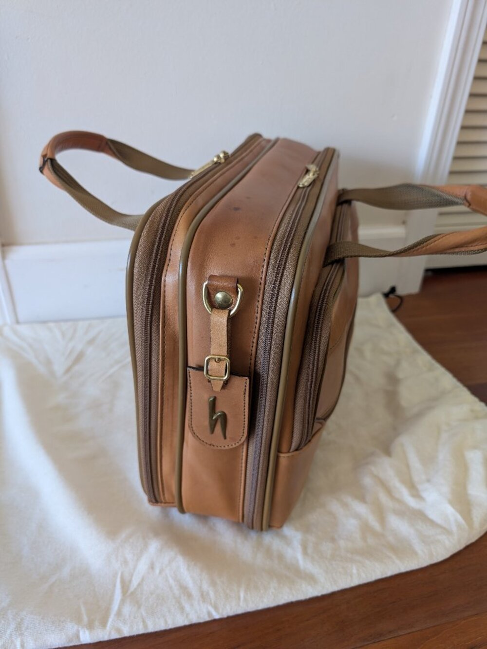 Hartmann Belting Leather Briefcase or Computer Case, Dual Compartment - Picture 4 of 16